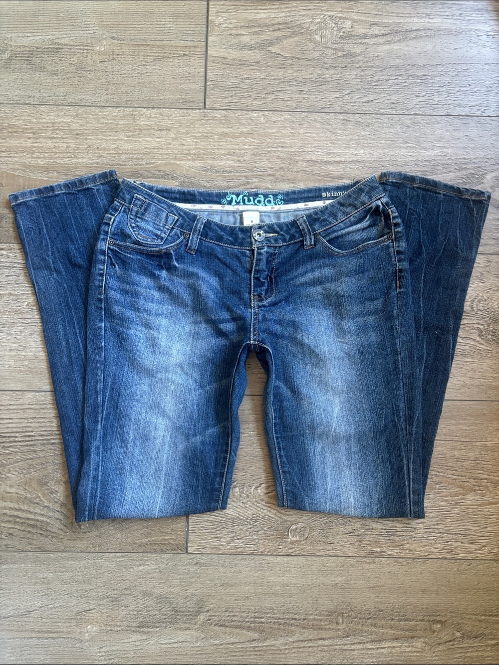 Vintage Mudd Low Rise Skinny Straight-Leg Jeans Distressed Medium Blue Wash